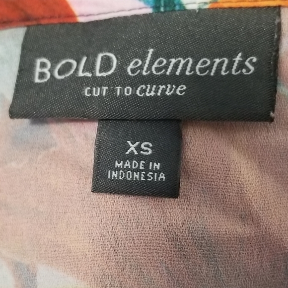 Floral Top - Picture 5 of 5